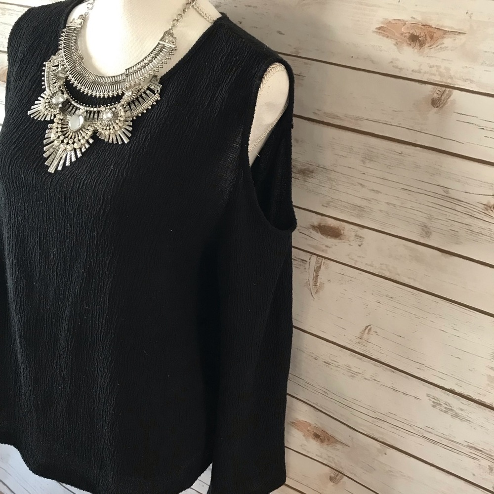 💚H&M Cold Shoulder Ribbed Knit Top - Picture 2 of 7
